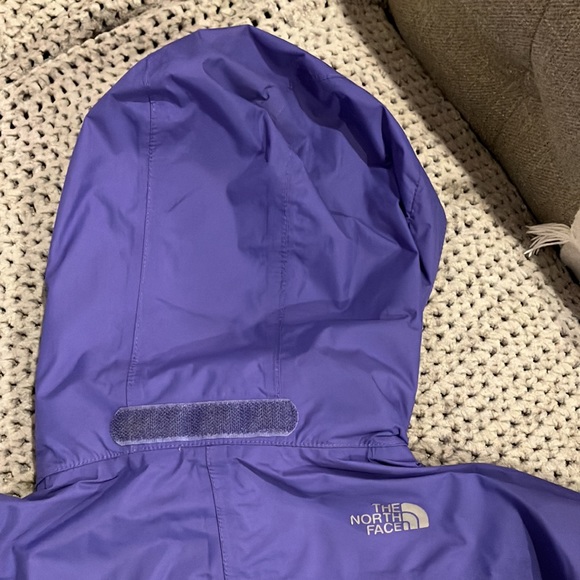 The North Face , girls XS (6 years) Hyvent she’ll rain jacket - Picture 4 of 6